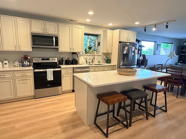 2637 Afton Pl NE — Photo 28