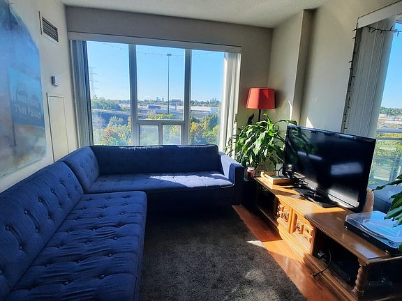 4th image of 2121 Lake Shore Blvd W