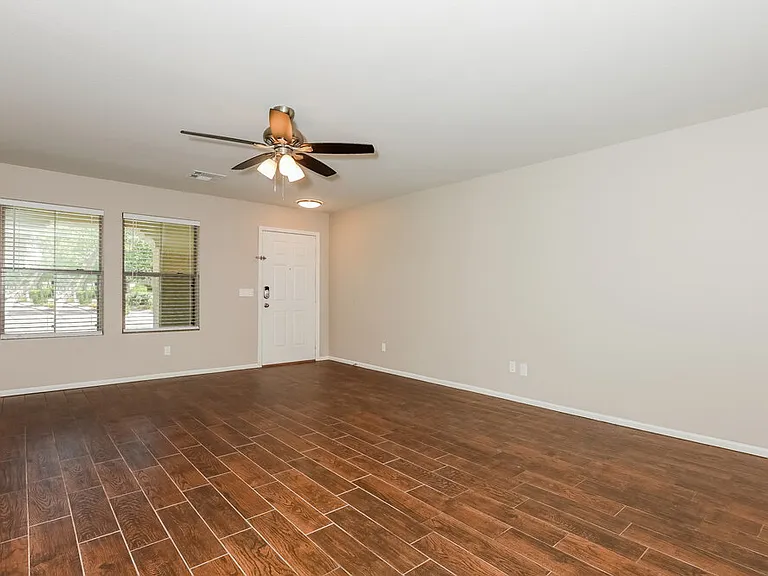 1084 S Olympic Dr — Photo 4