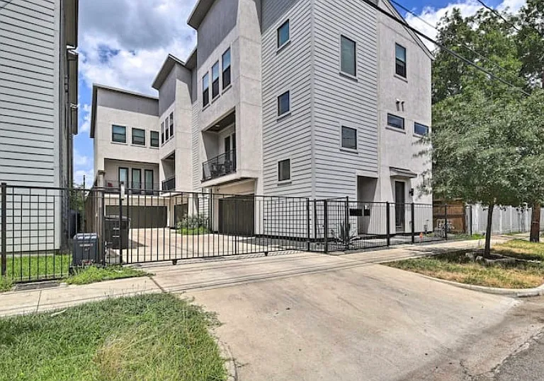 2403C Everett St #C — Photo 23