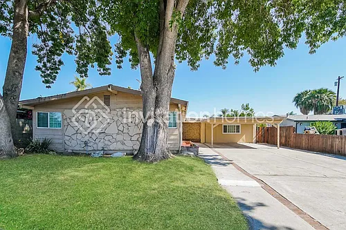6452 Geyser Ave Photo 1