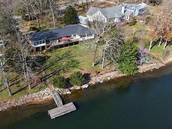 3rd image of 506 Victoria Dr