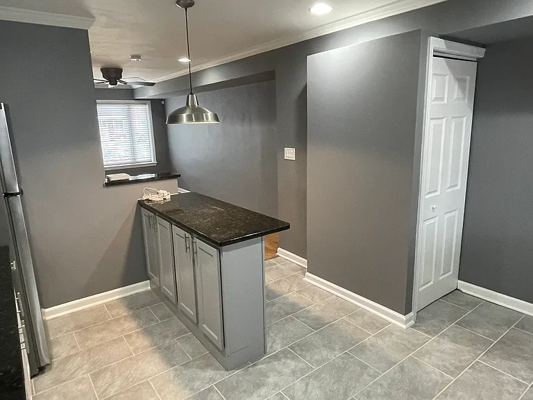 340 Gusryan St — Photo 7