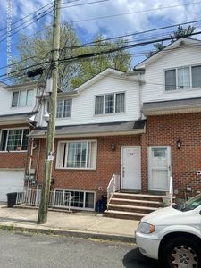 53 Mariners Ln, Staten Island, NY, 10303