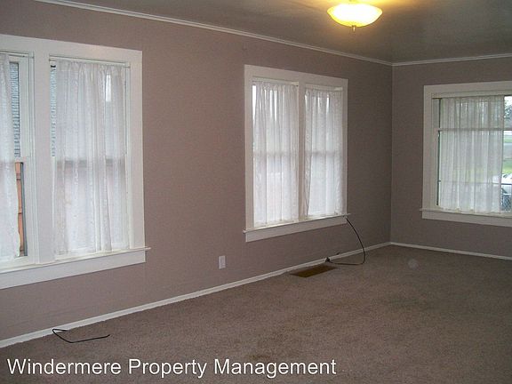 3rd image of 309 N Park St