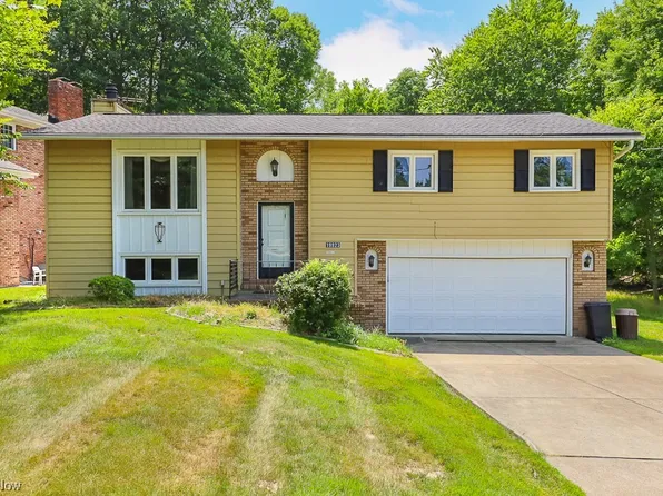 19923 Westwood Dr, Strongsville, OH 44149