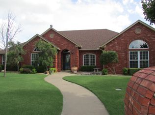 800 Queens Way, Altus, OK 73521