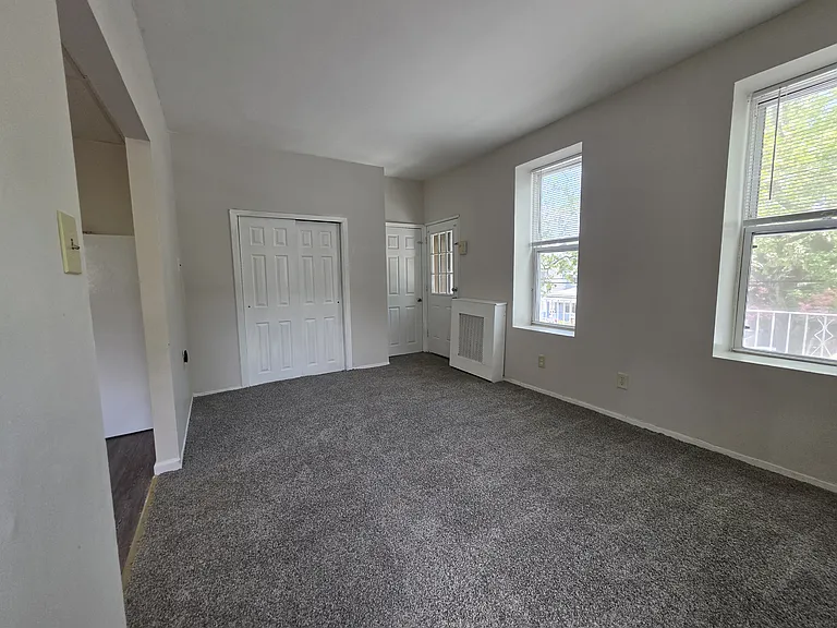 1366 E 58th St #3 — Photo 24
