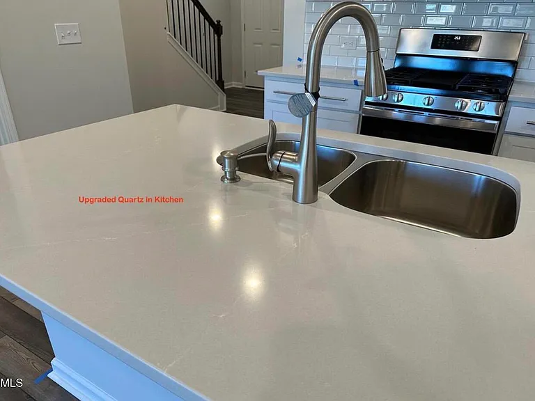 108 Jade Creek Dr — Photo 10
