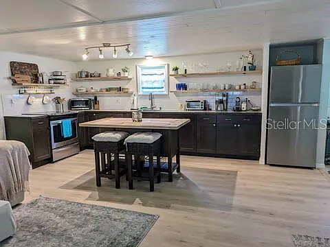 1 bed, 1.0 bath, 420 sqft, $1,450 — Photo 2