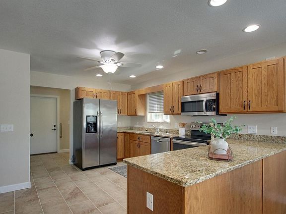5th image of 1122 Stone Crest Villa Dr
