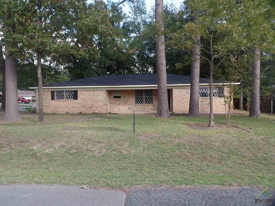1st image of 302 Toby Ln