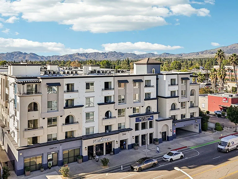 Meridian Place Apartment Homes — Photo 24