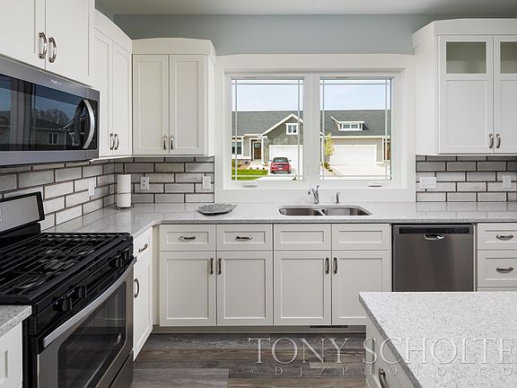 4th image of 3398 Eagle Pass Dr #83