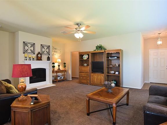 4th image of 465 Basswood Ln