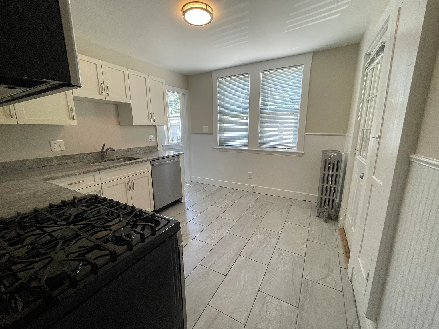 3 bed, 9999 sqft, $3,500 — Photo 4