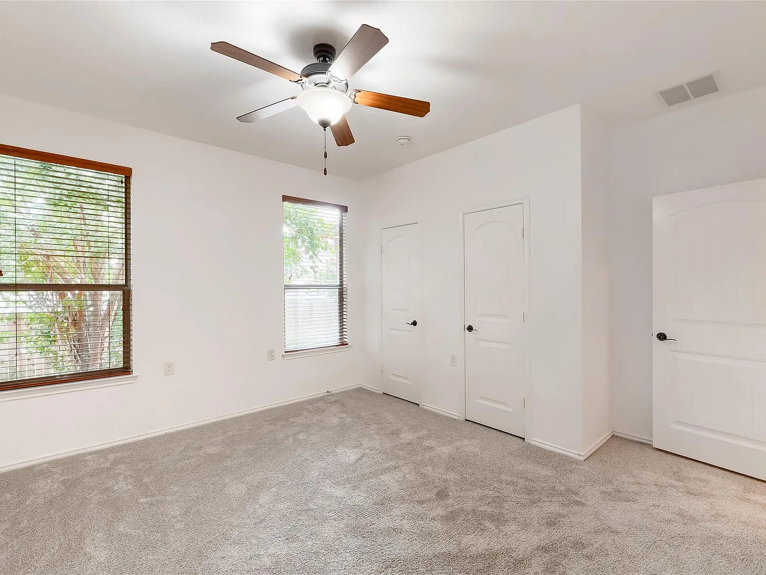 3 bed, 2.0 bath, 1111 sqft, $1,750 — Photo 4