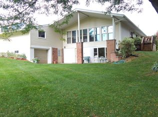 525 6th Ave, Lake Odessa, MI 48849
