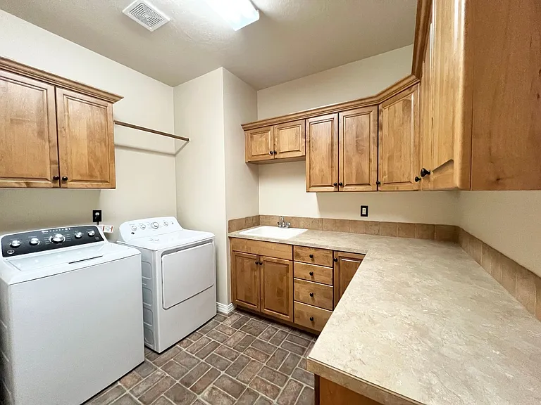 2285 W Windchime Dr — Photo 16