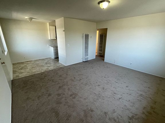 2nd image of 12 E 39th Ave #12E