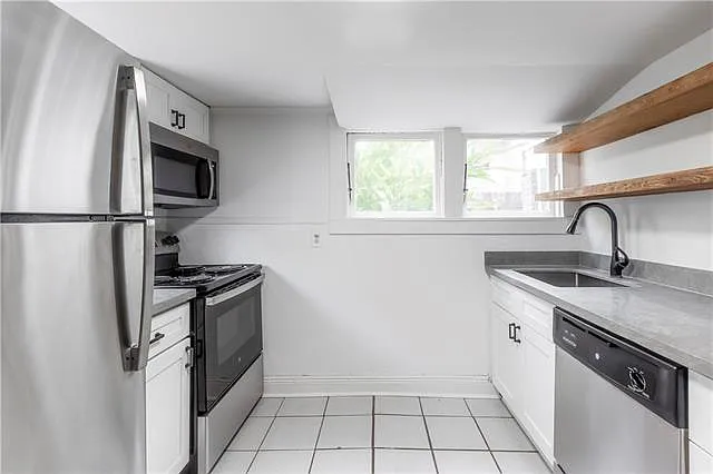 5245 1/2 Prytania St — Photo 7