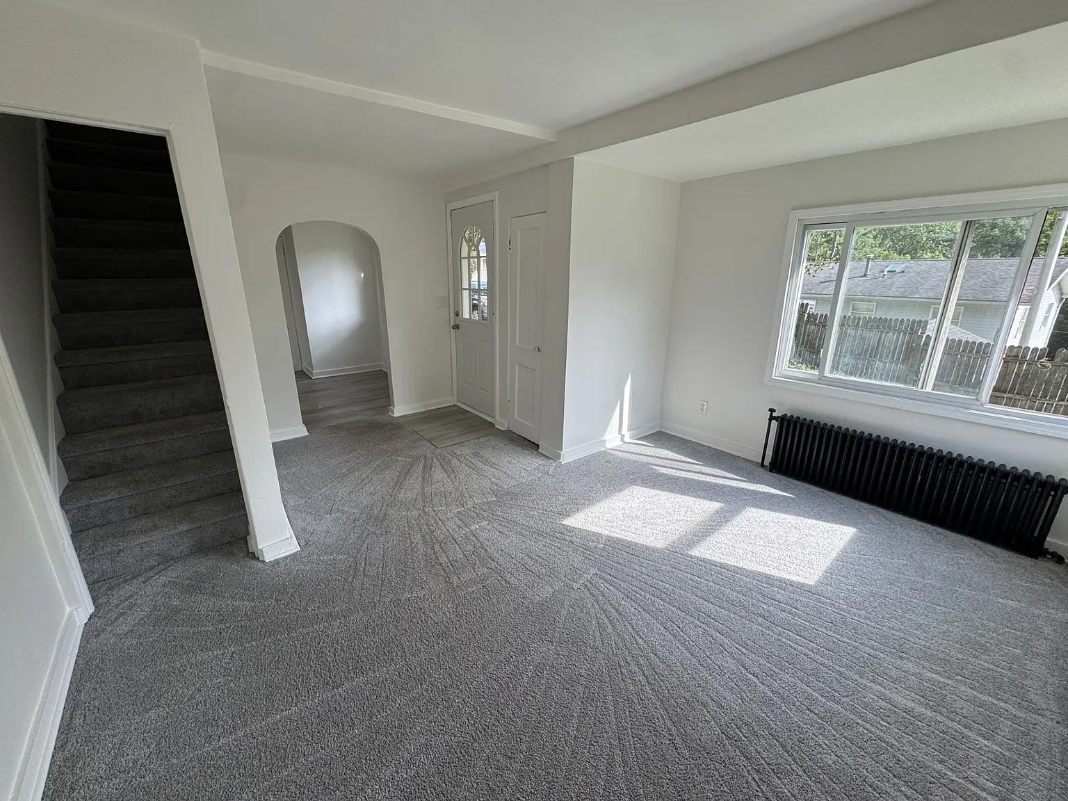 2 bed, 750 sqft, $1,250 — Photo 1