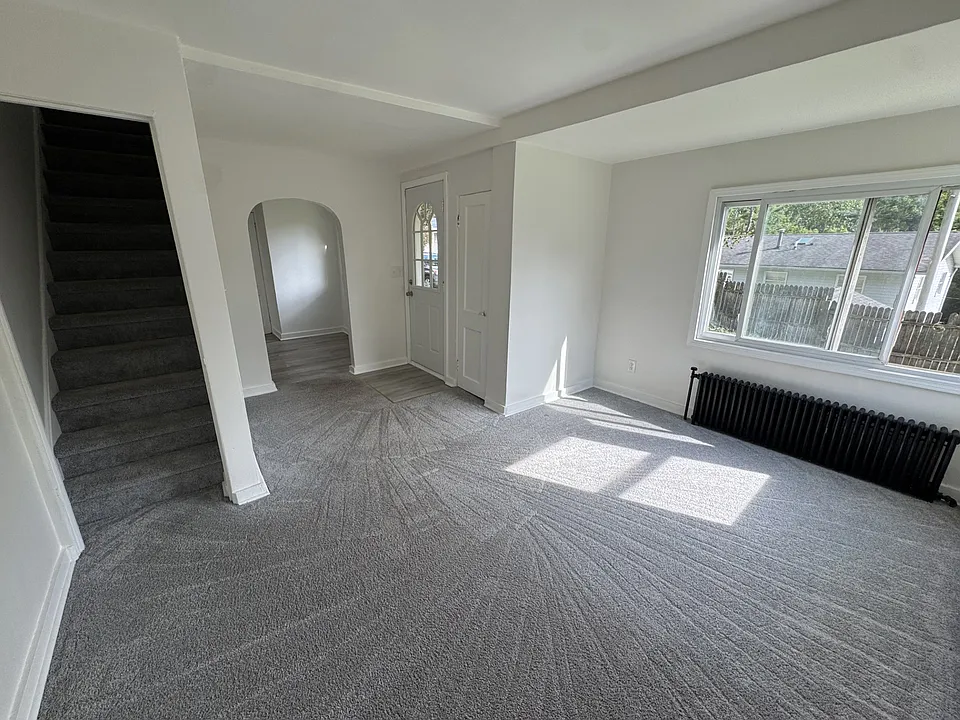 184 Mary St #2