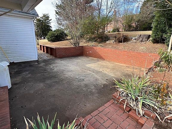2nd image of 109 Mimosa Ave