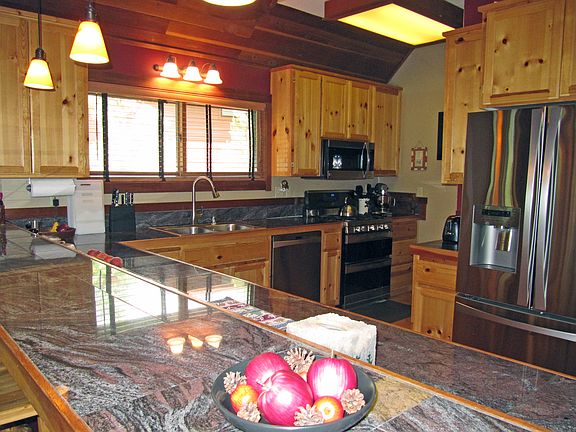 3rd image of 11395 Lucerne Ln
