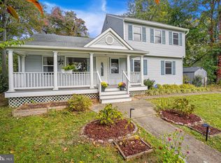 7516 Fisher Dr, Falls Church, VA 22043