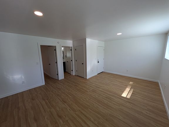 3rd image of 495 Old Boston Rd #B