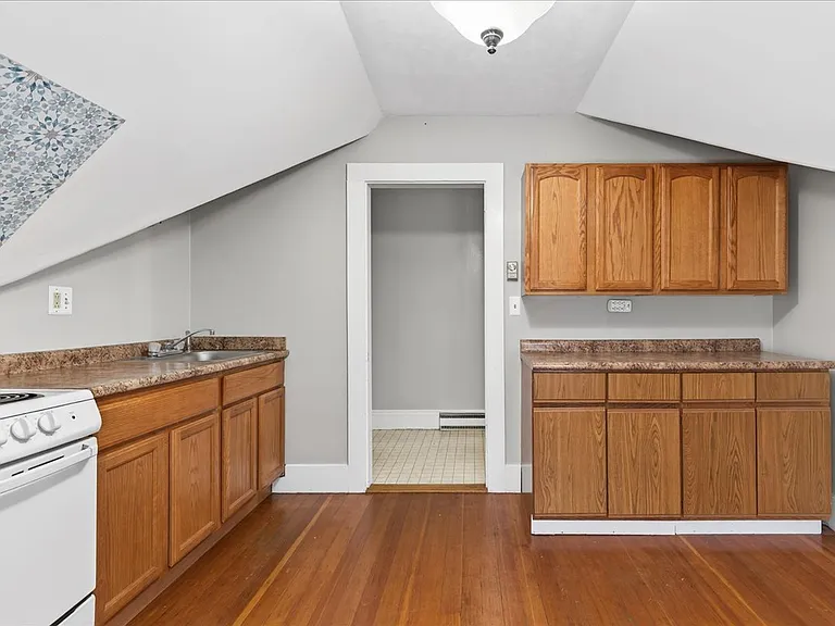 31 Franklin St #C — Photo 20