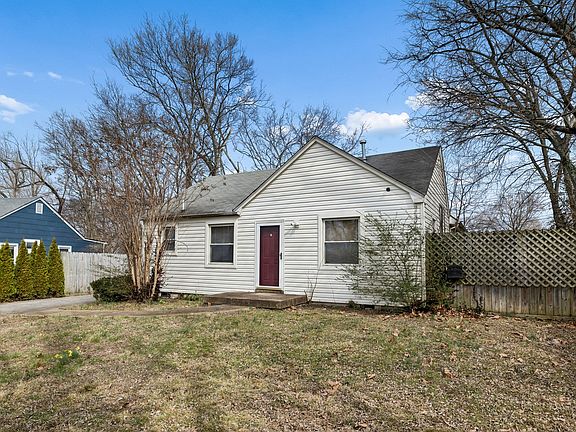3rd image of 902 Aladdin Dr