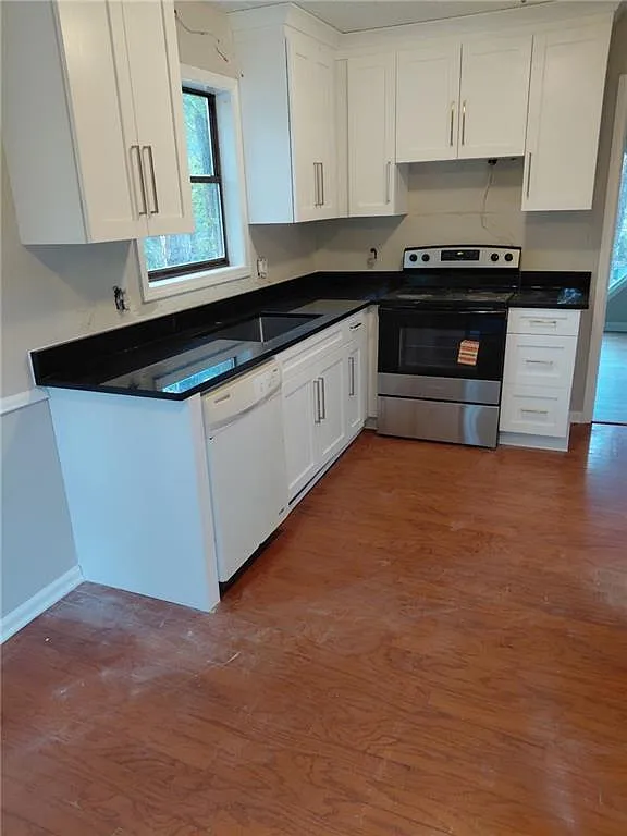 4 bed, 2.5 bath, 1266 sqft, $2,800 — Photo 3