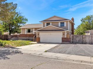 9 Carousel Ln, Pueblo, CO 81001