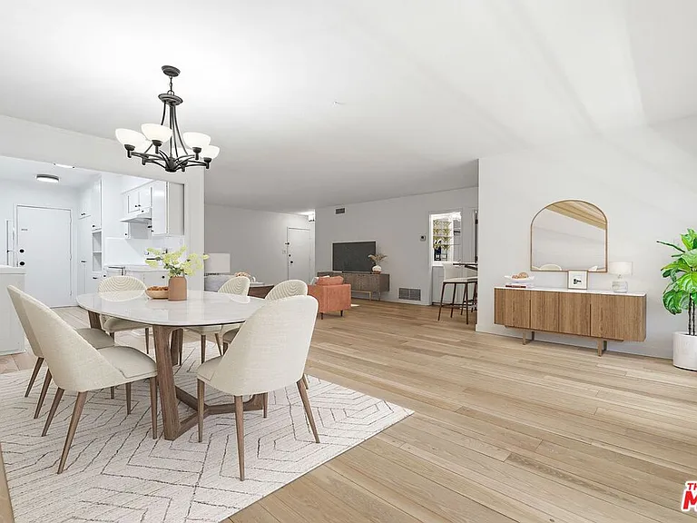 11970 Montana Ave #104 — Photo 4