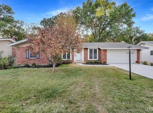 613 Burwick Ter, Ballwin, MO 63021
