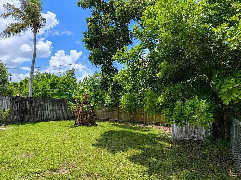 9440 SW 51st St — Photo 11
