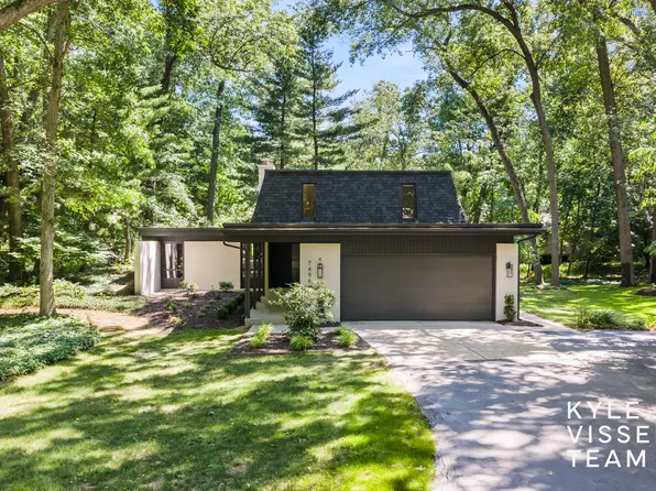7496 Leyton Dr SE, Ada, MI 49301