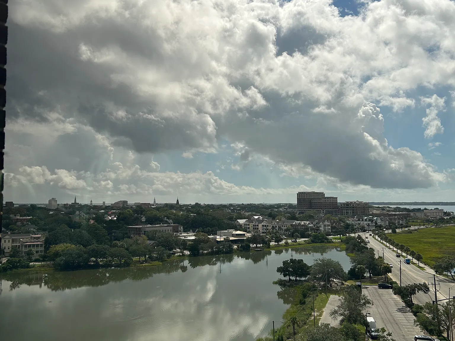 2 bed, 1.5 bath, 1031 sqft, $2,500 — Photo 3