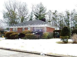 214 Ontario Ave, Massapequa, NY 11758