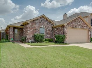 907 Allencrest Dr, Arlington, TX 76001