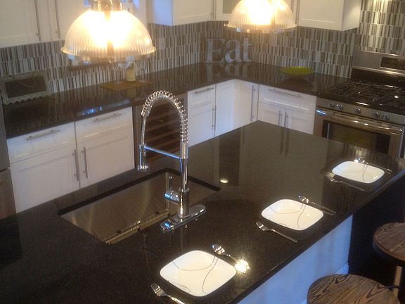 8 Ft. Granite Island