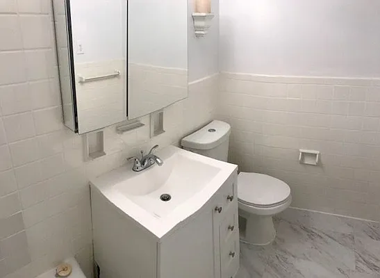 Rented by Sterling Holdings | media 14