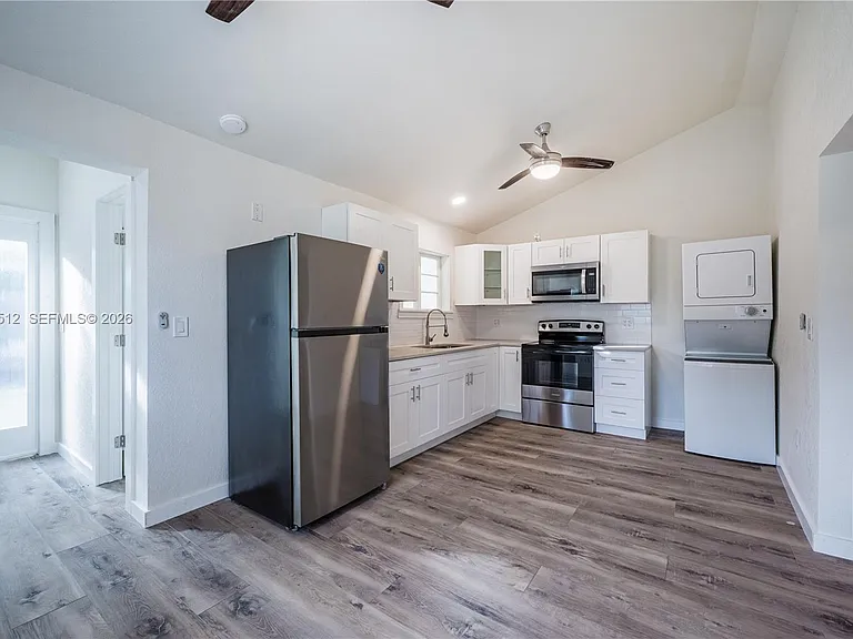 4504 Oakley St #B — Photo 9