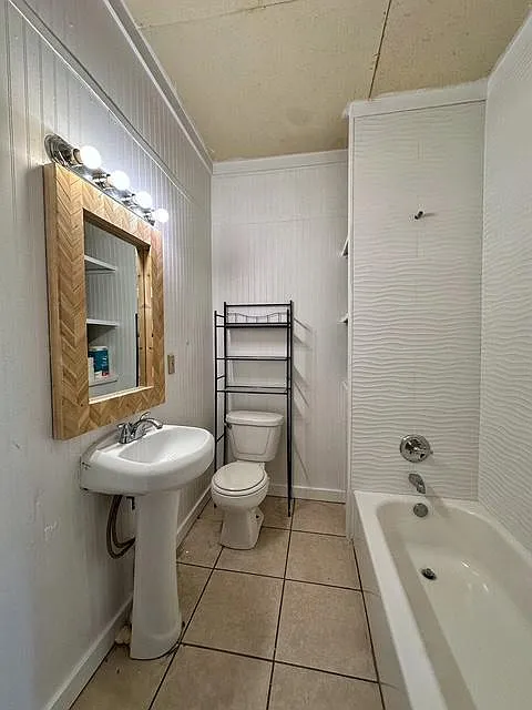 23723 Railroad Ave - A — Photo 2