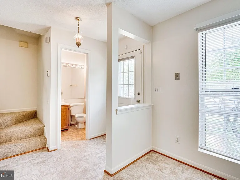 6628 High Valley Ln — Photo 5