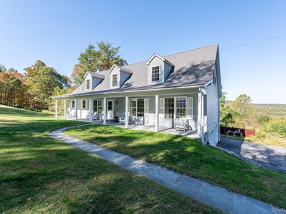 3rd image of 581 Barrett Hill Road