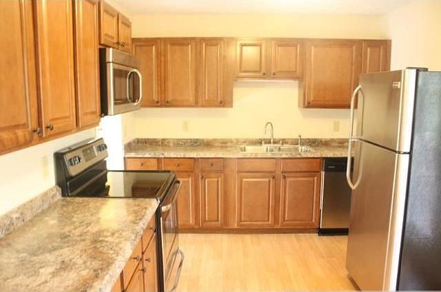 1st image of 1479 Brooks Ave E