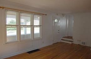 5th image of 604 Marcella St